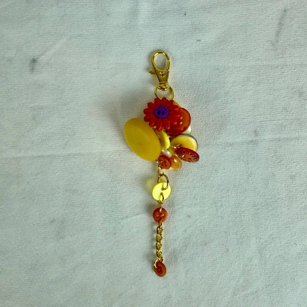 Colorful‎ Button Bag Charm Smiley Flower Keychain Gold Tone Accessory Yellow Red